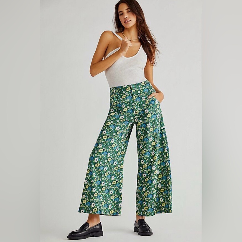 Free People Menorca Cropped Printed Pants Green Floral Size 2